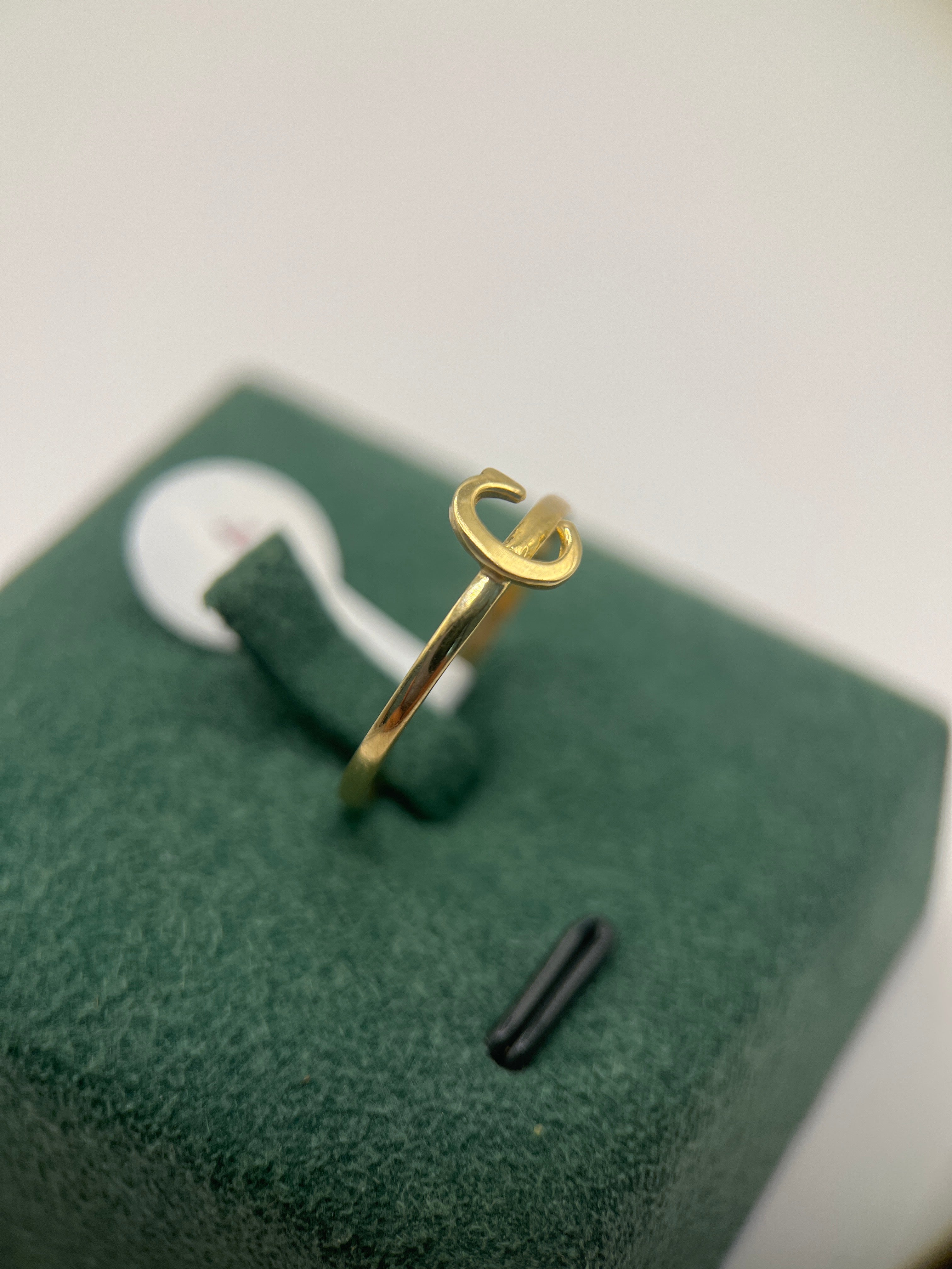 10k yellow gold initial ring C “ 7”