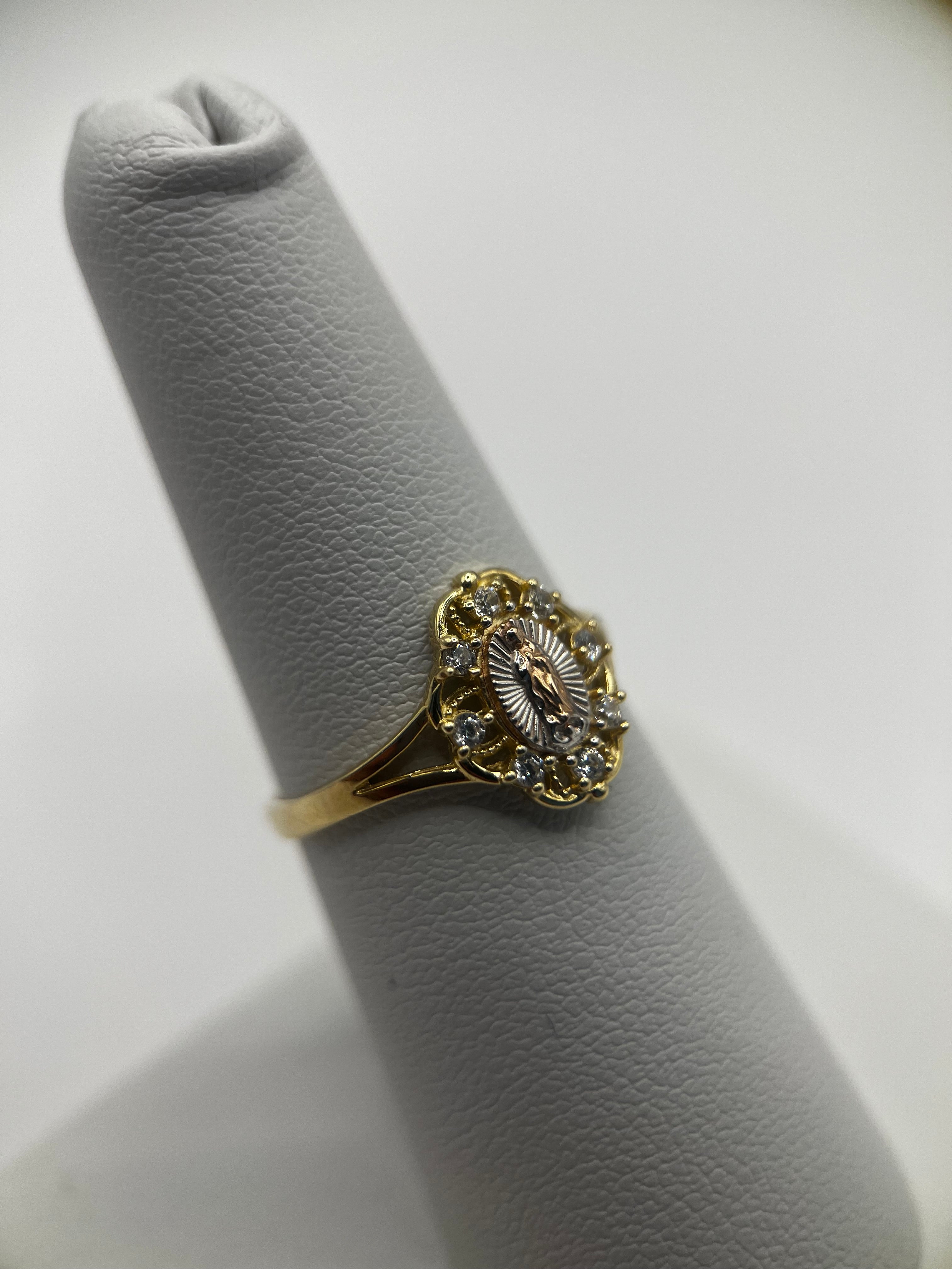 Anillo de oro amarillo de 14k “6.5”