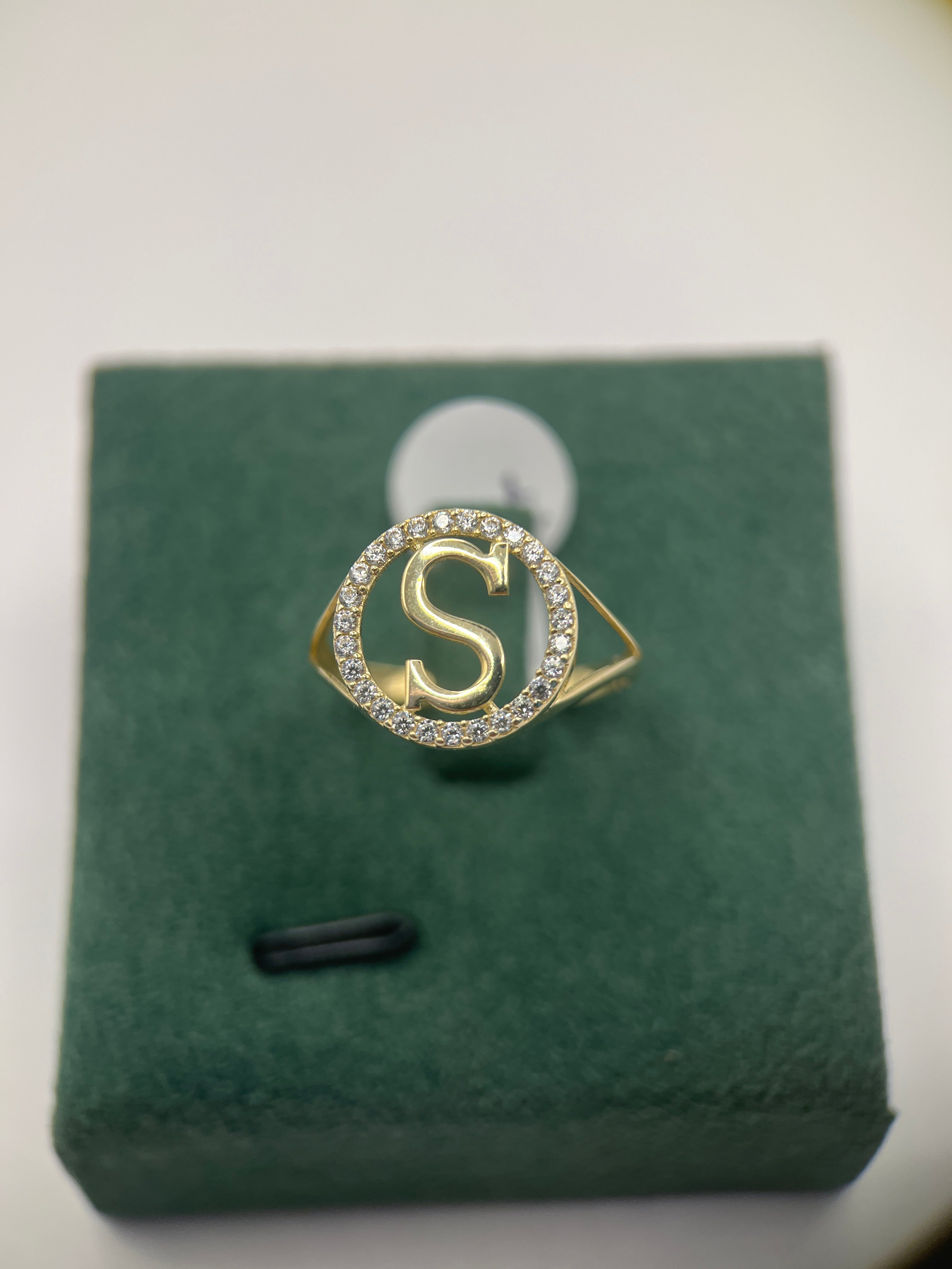 10k yellow gold initial ring S “7”
