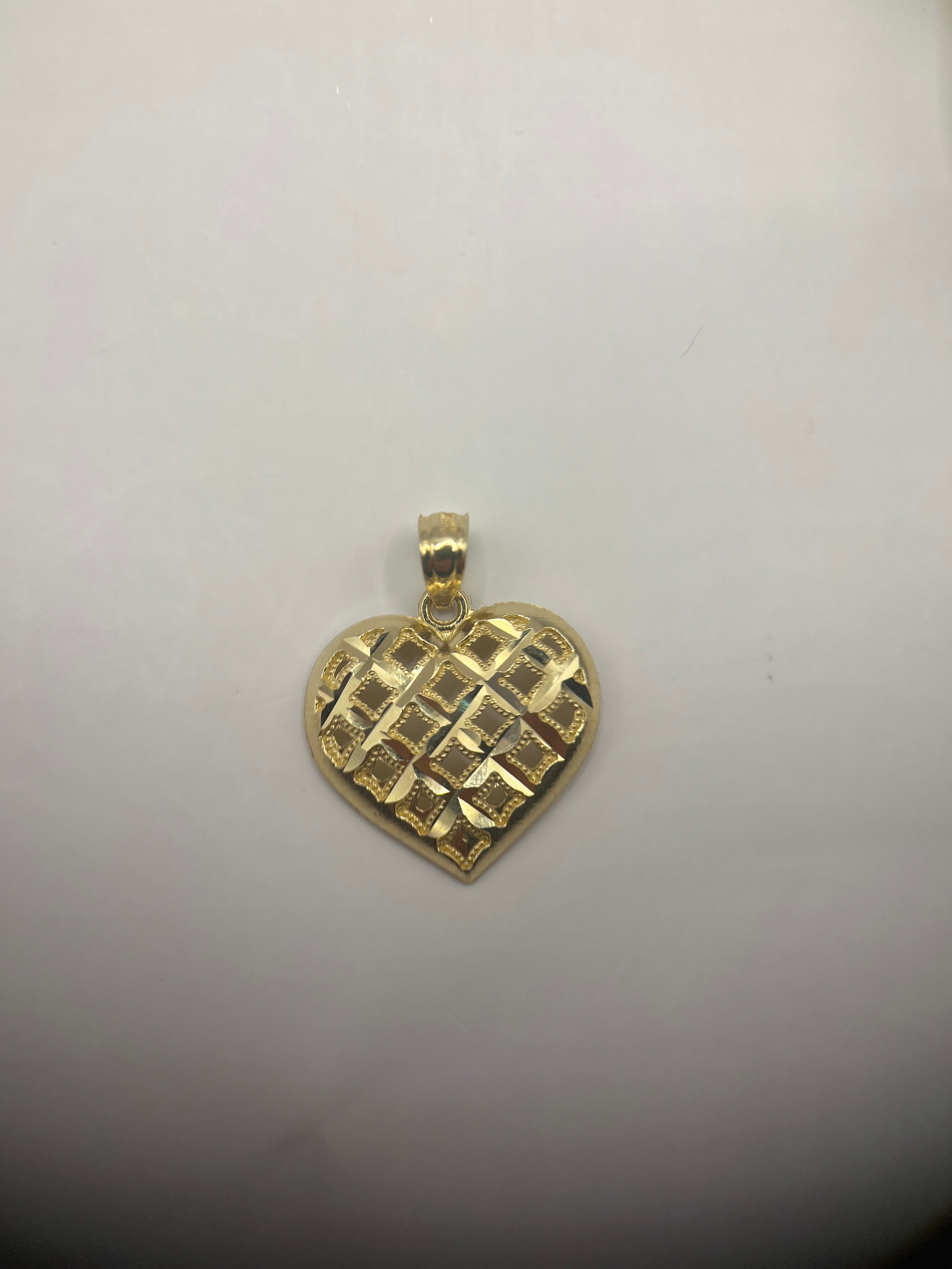 14k yellow gold heart pendant