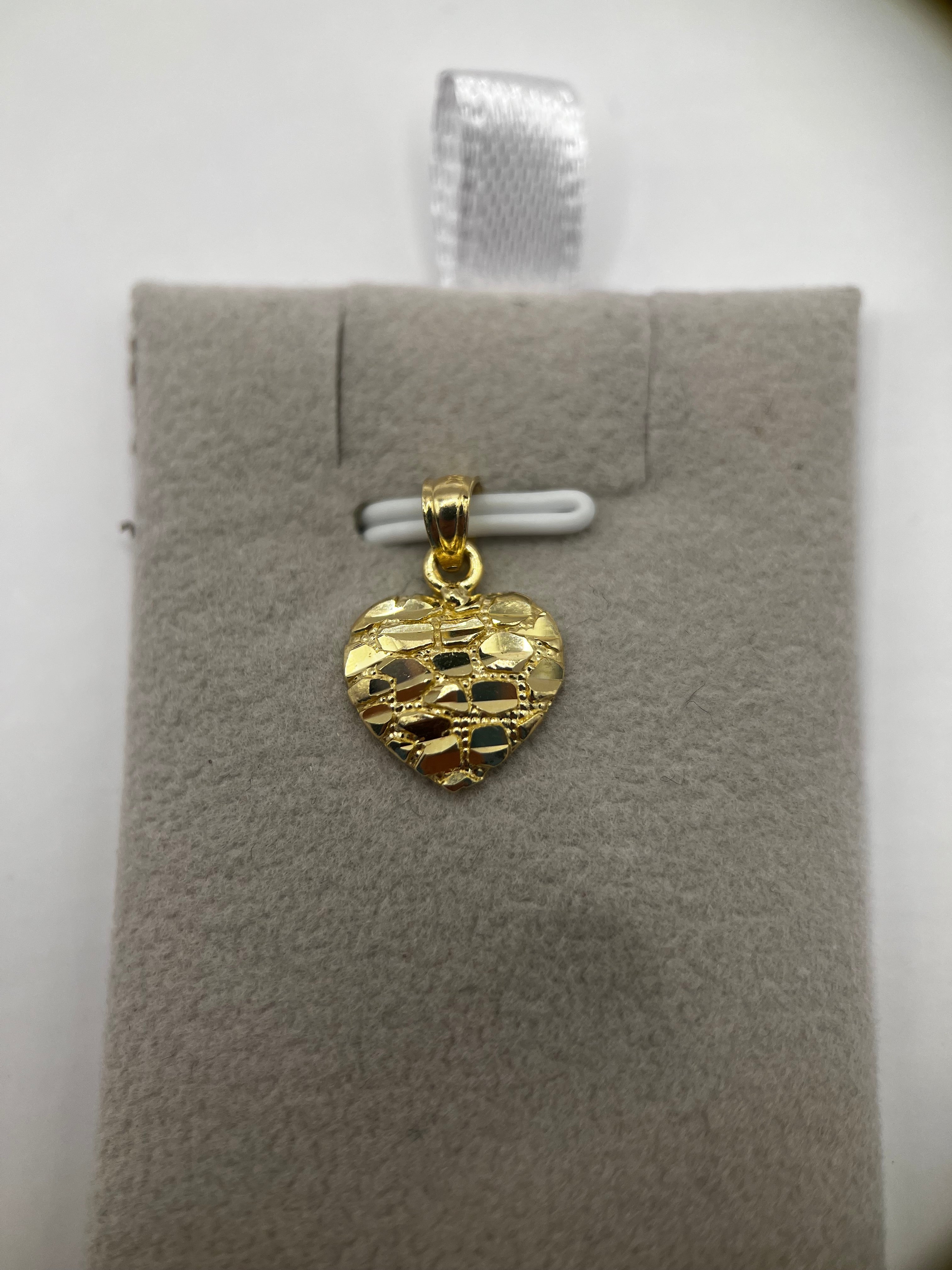 14k yellow gold heart pendant
