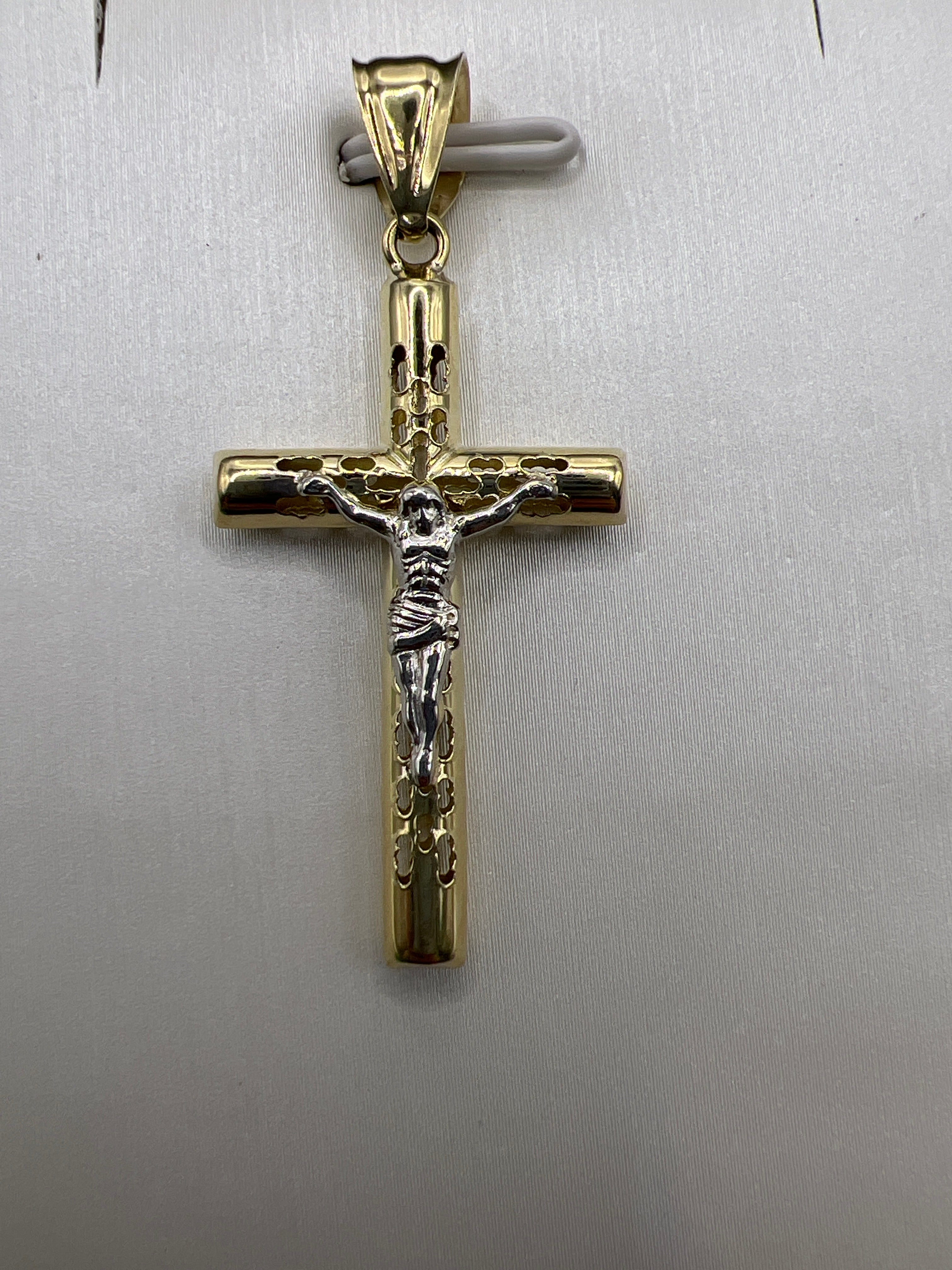 10k yellow gold cross pendant