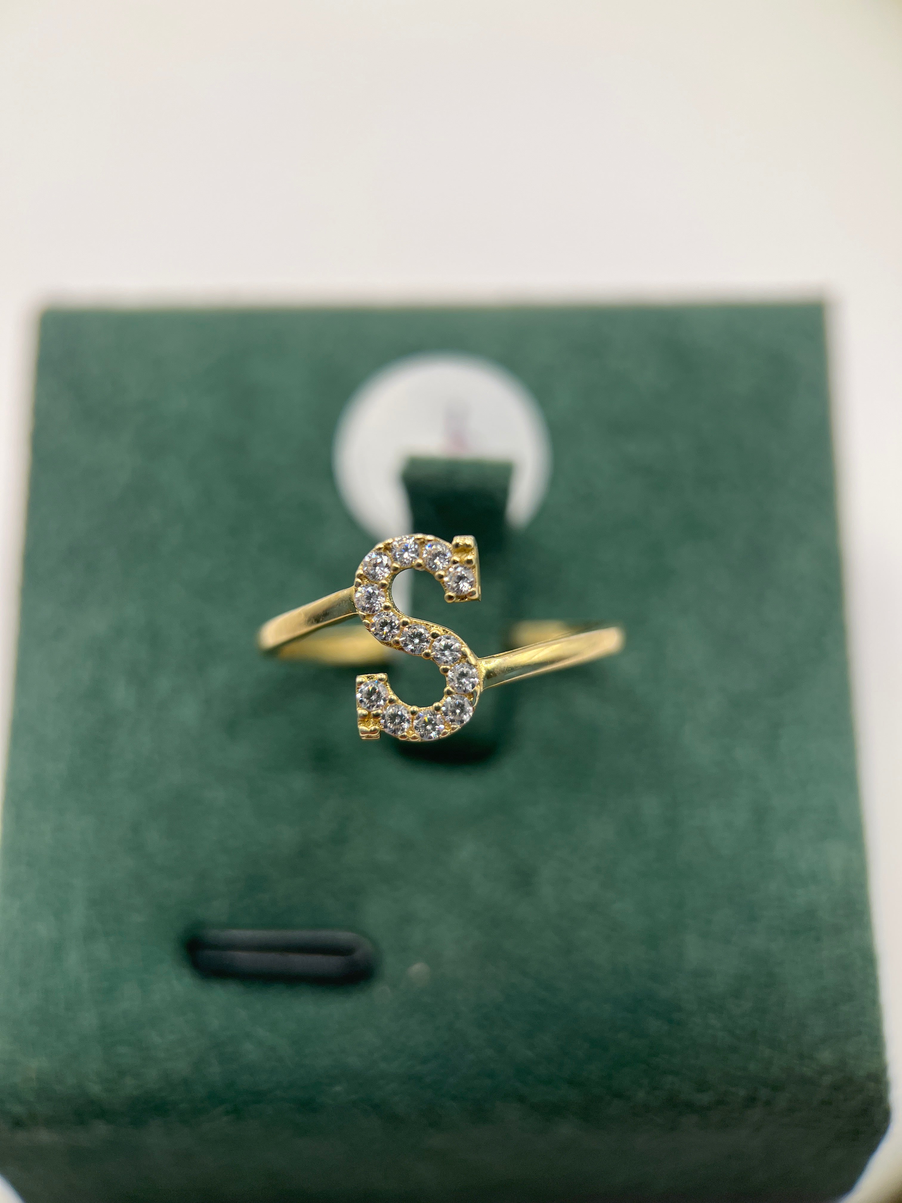 10k yellow gold initial ring S “7”