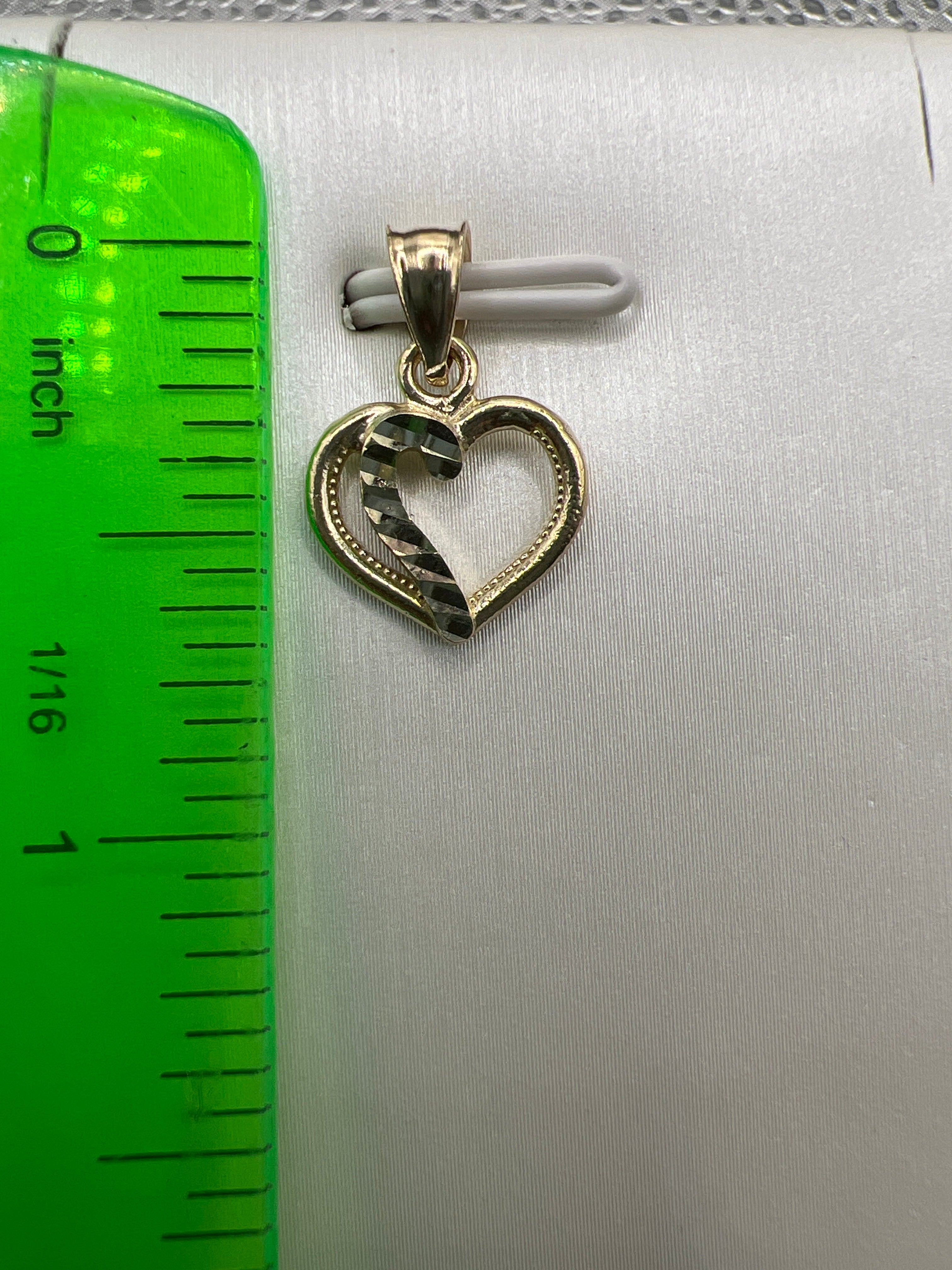 10k yellow gold heart pendant
