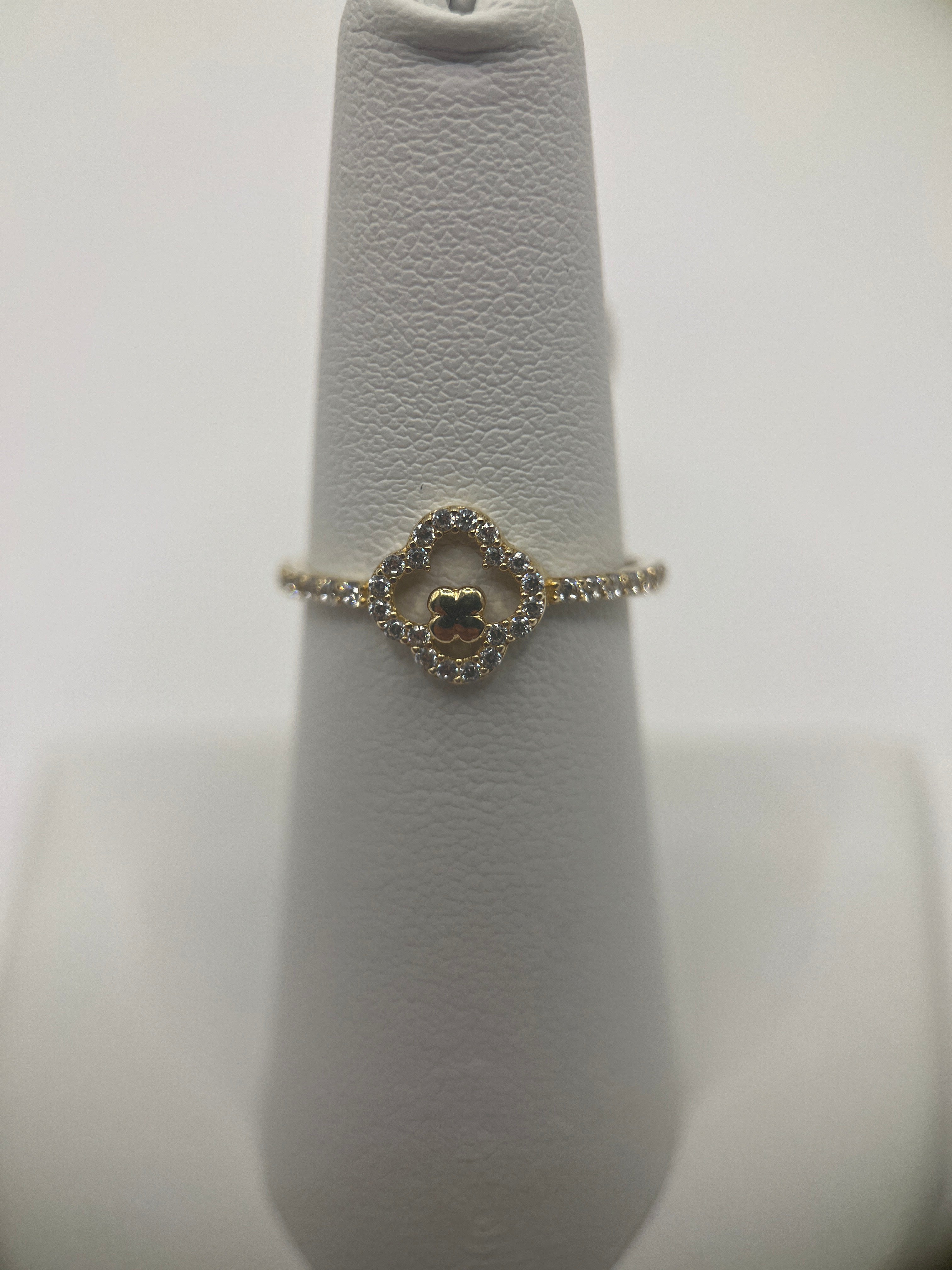 Anillo de oro amarillo de 14k "6.75"