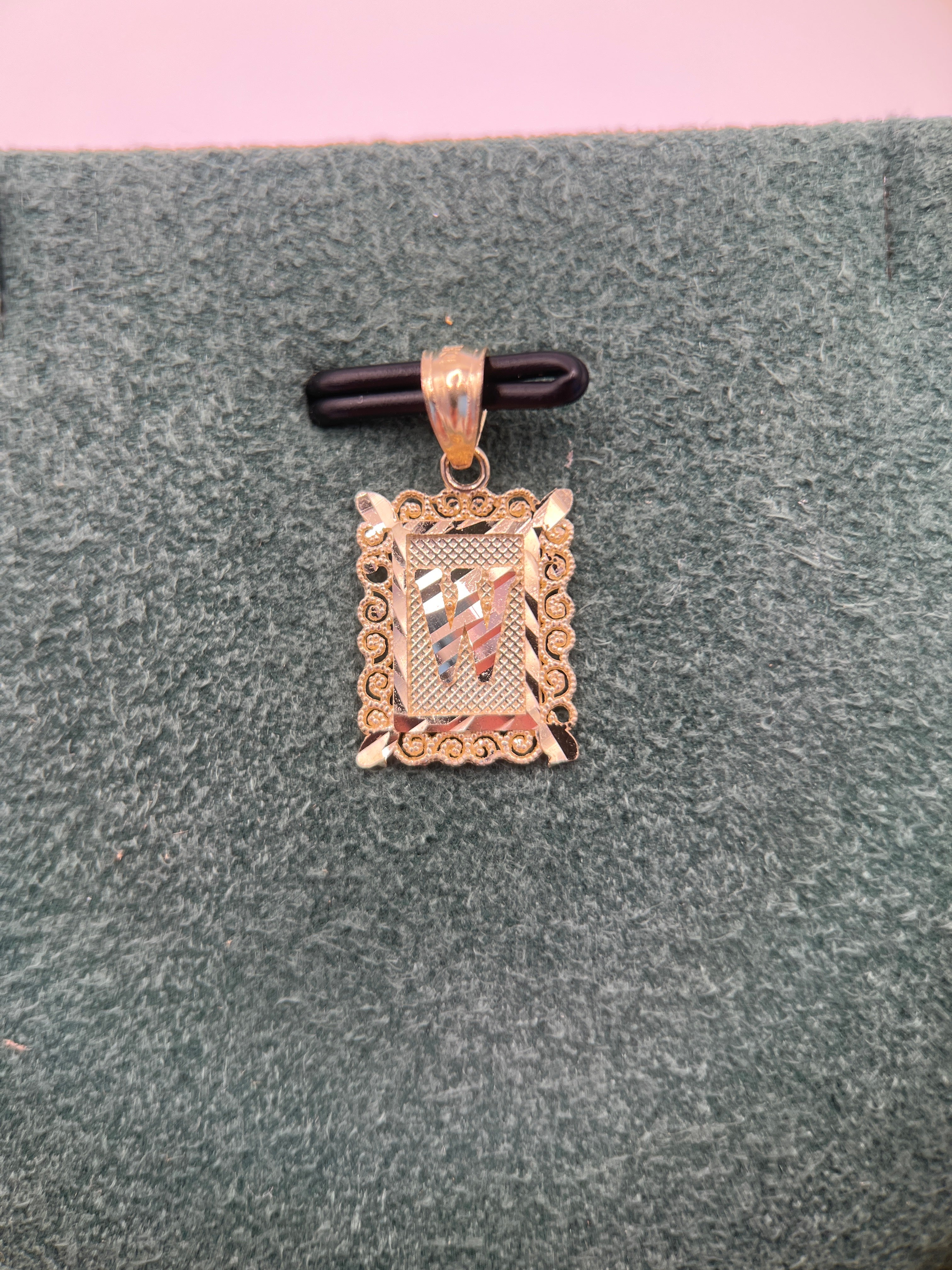 Colgante inicial W de oro amarillo de 10k