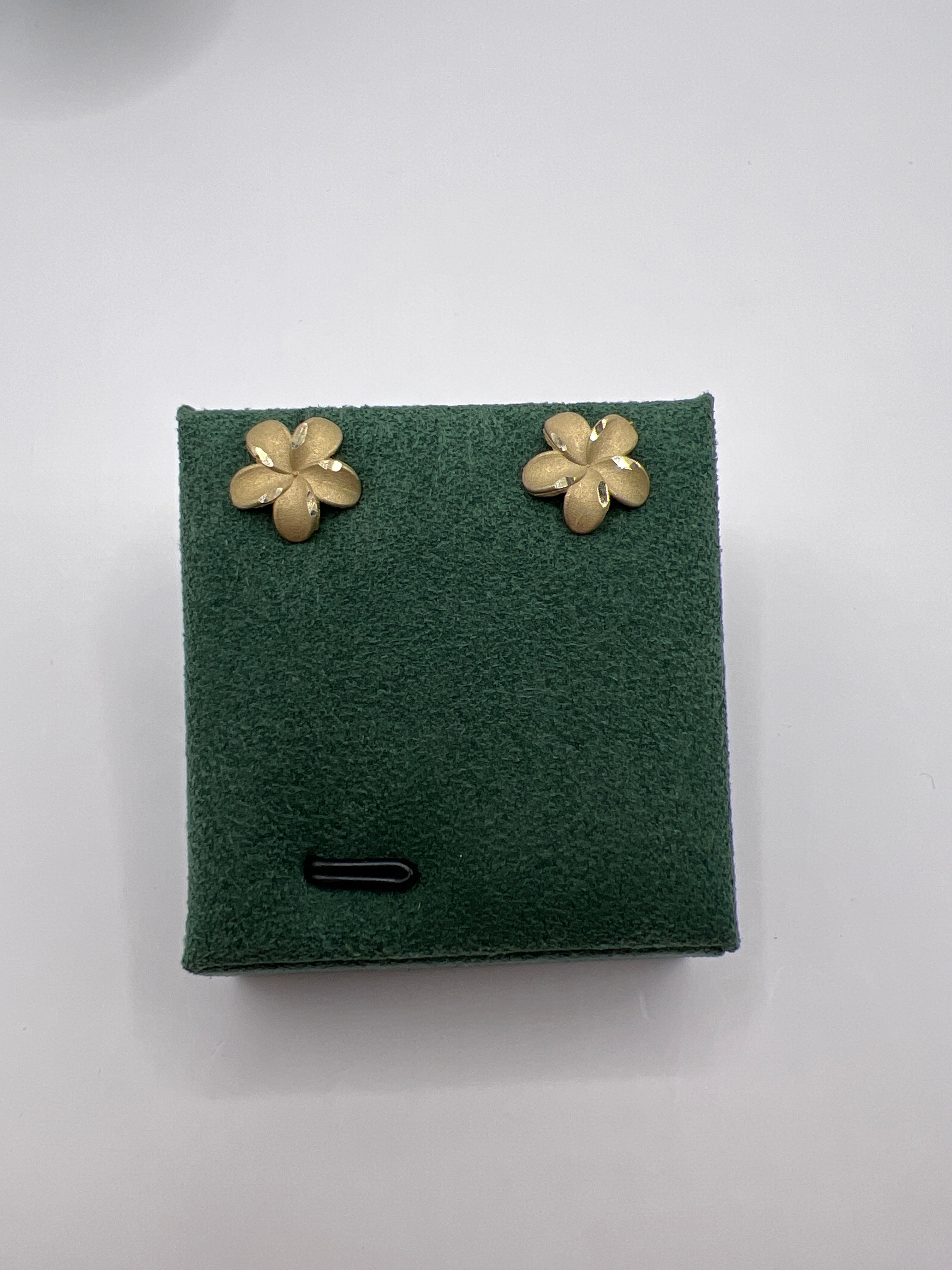 Pendientes de flor de oro amarillo de 10k