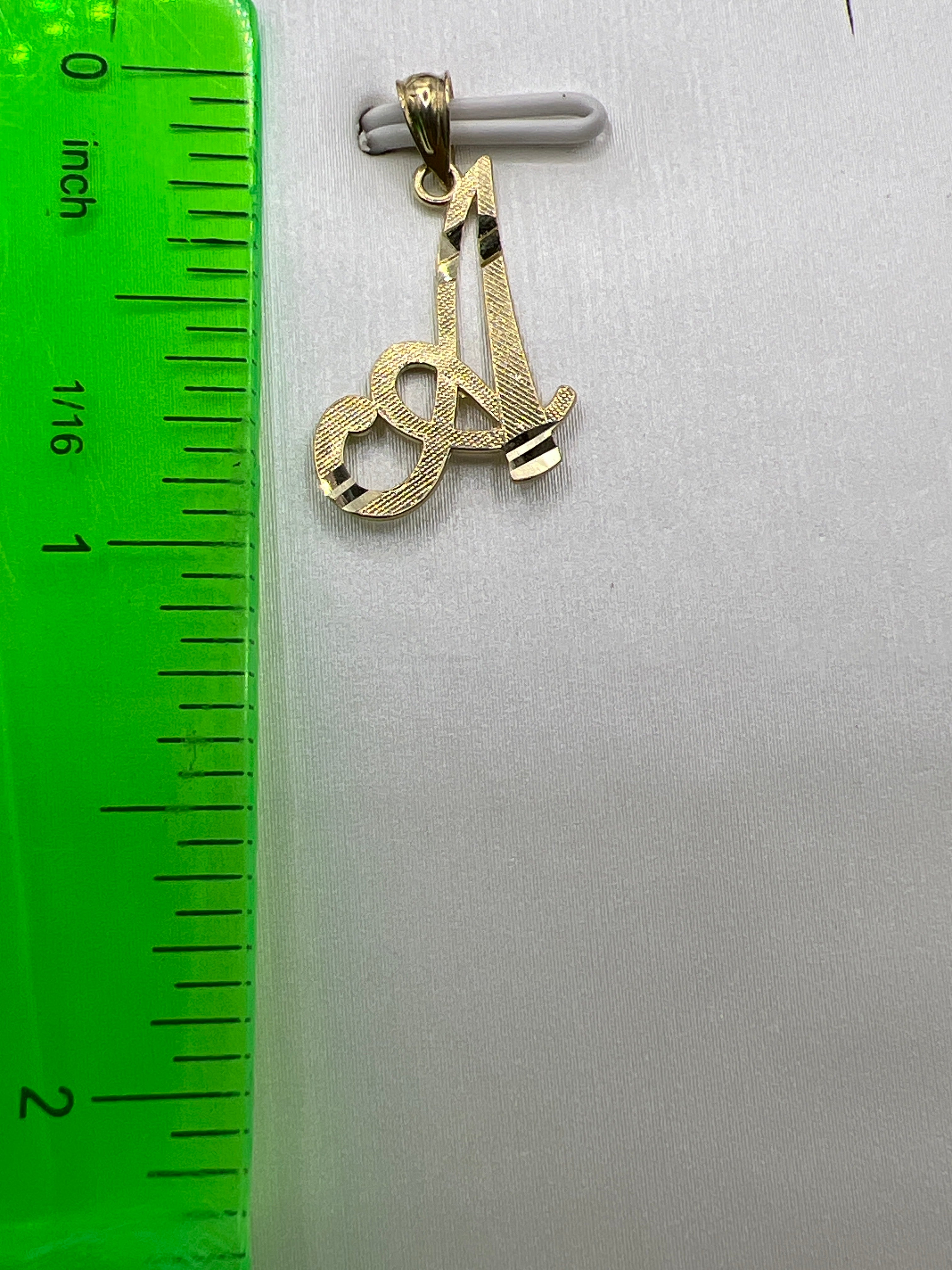 Inicial A de oro amarillo de 10k