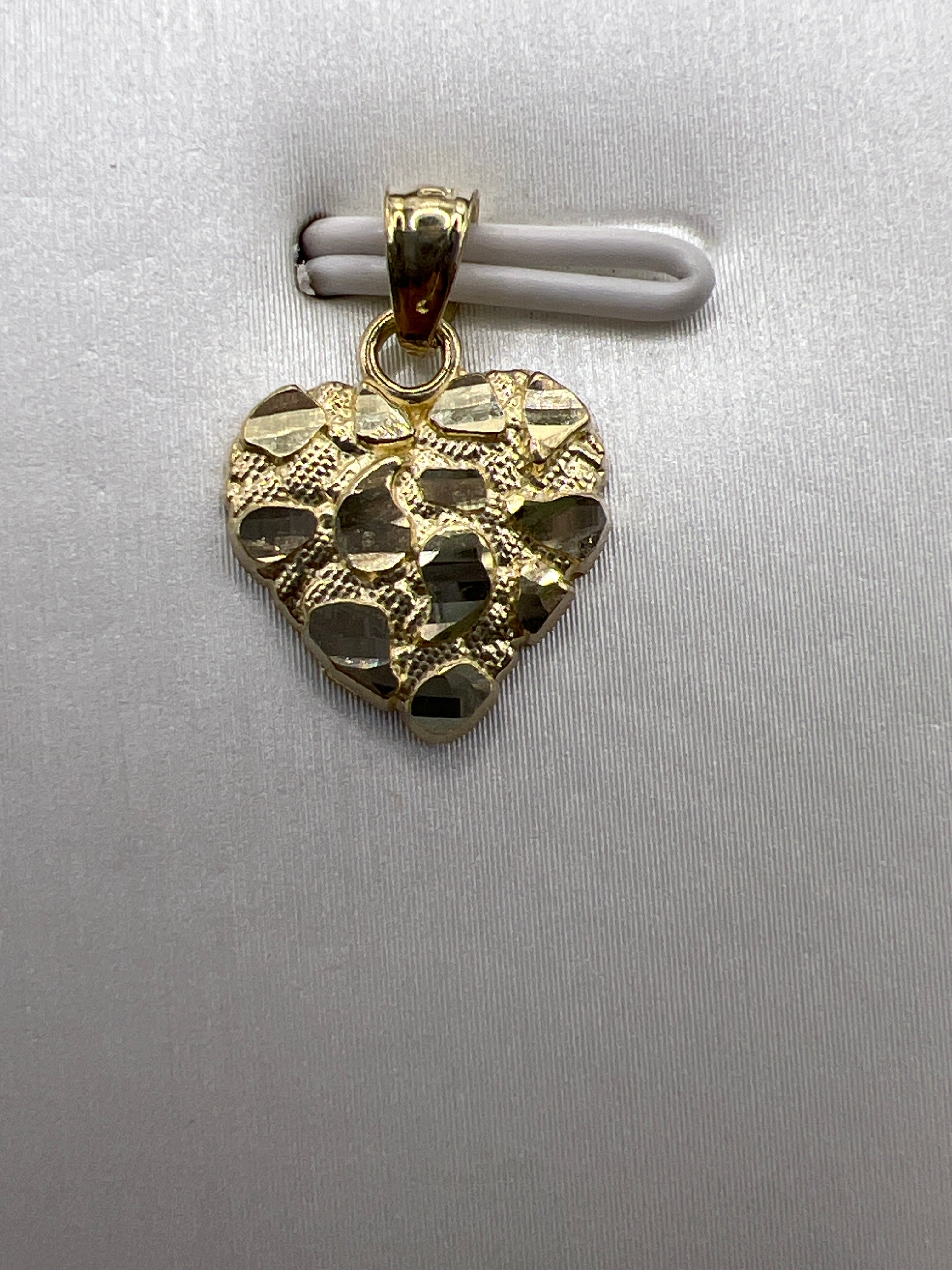 10k yellow gold heart pendant
