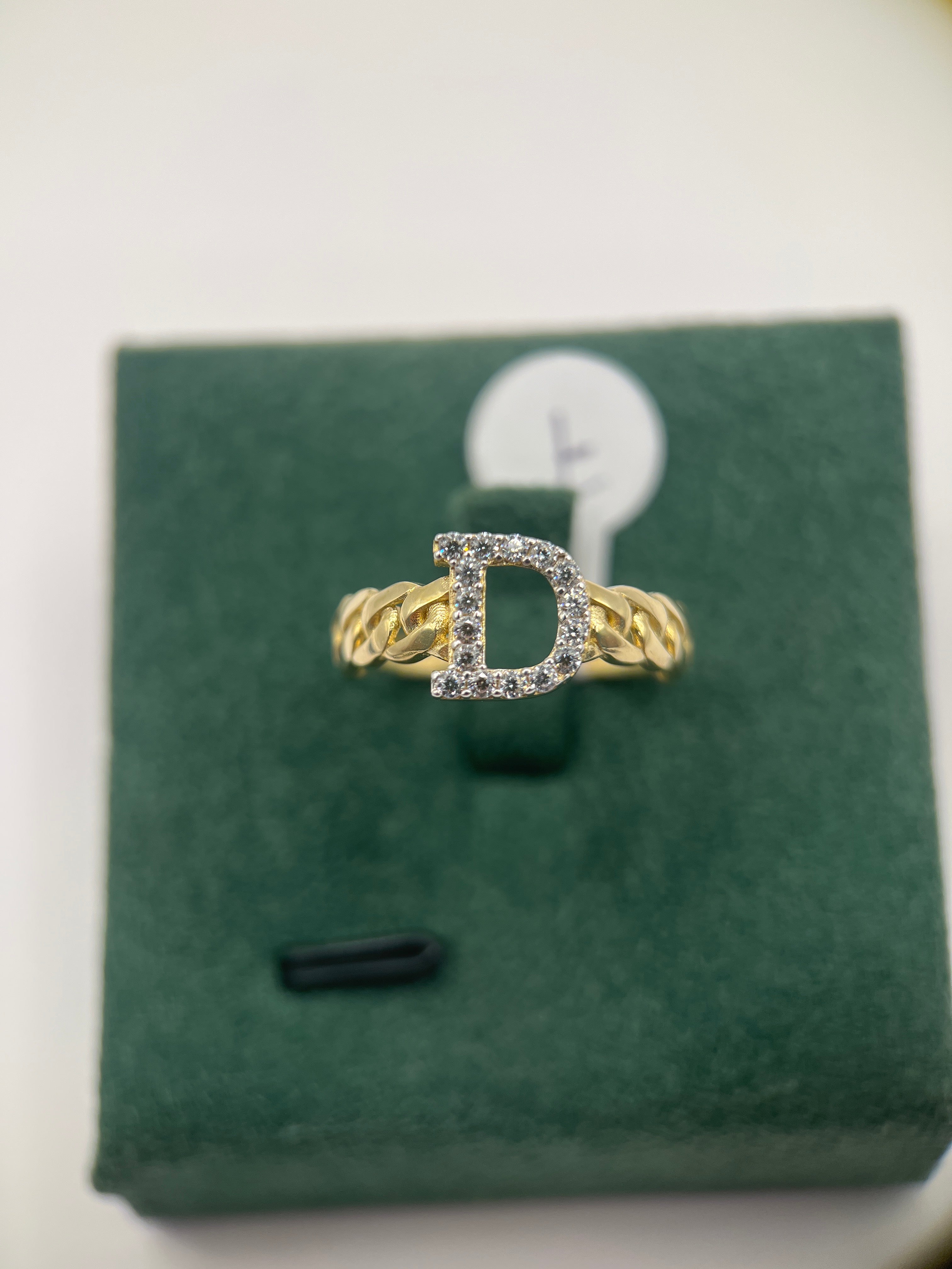 10k yellow gold initial ring D “7”