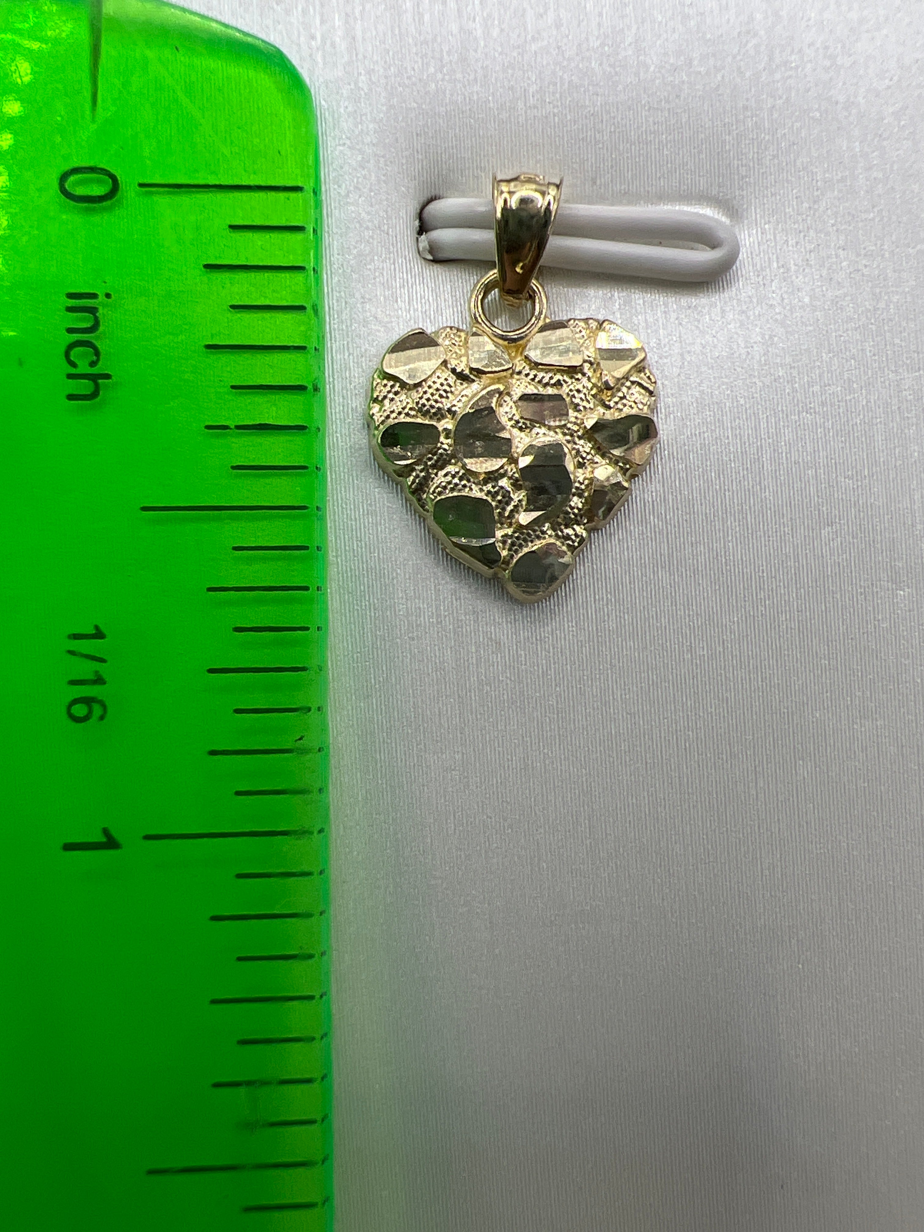 10k yellow gold heart pendant
