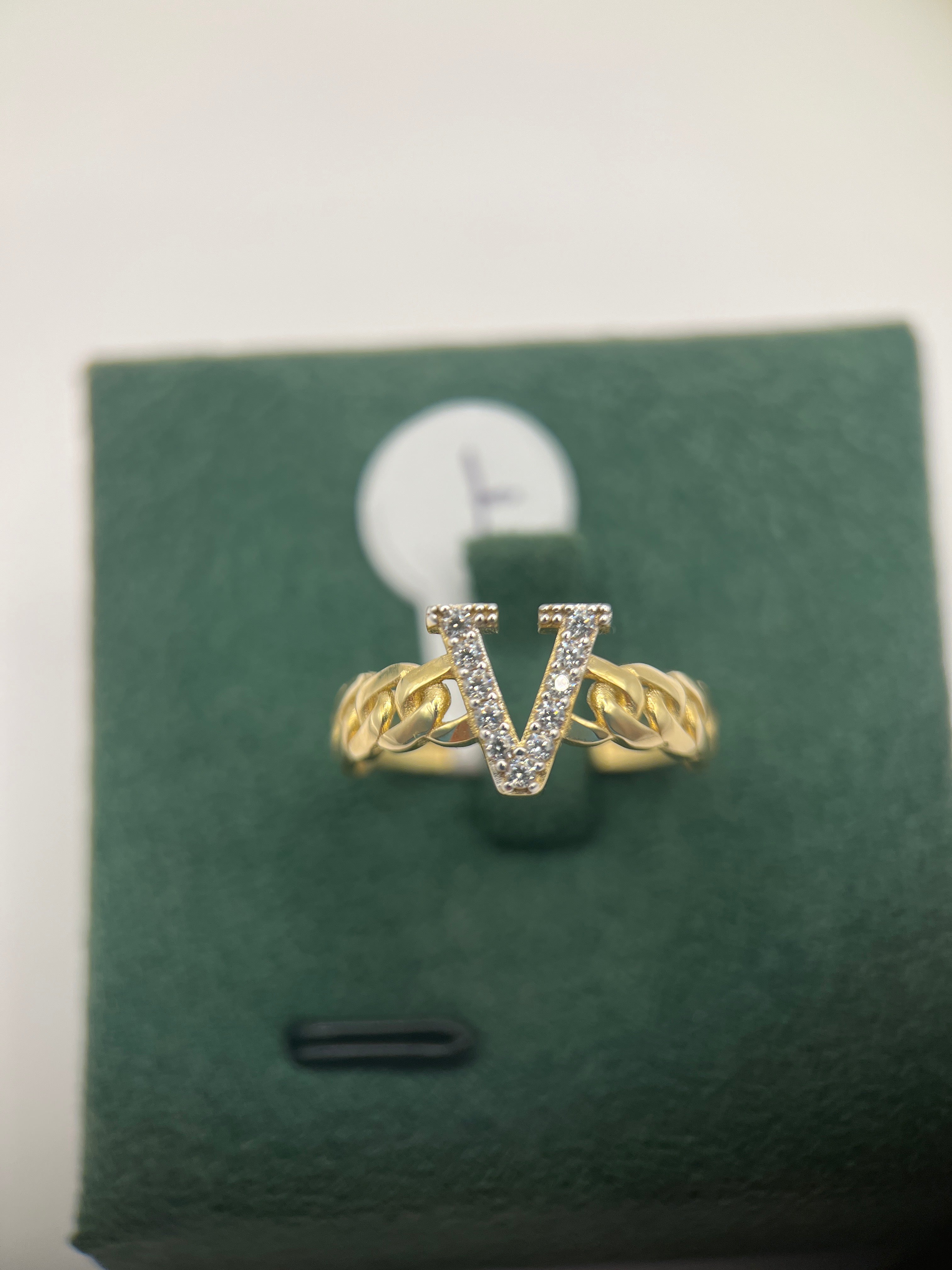 10k yellow gold initial ring “7”