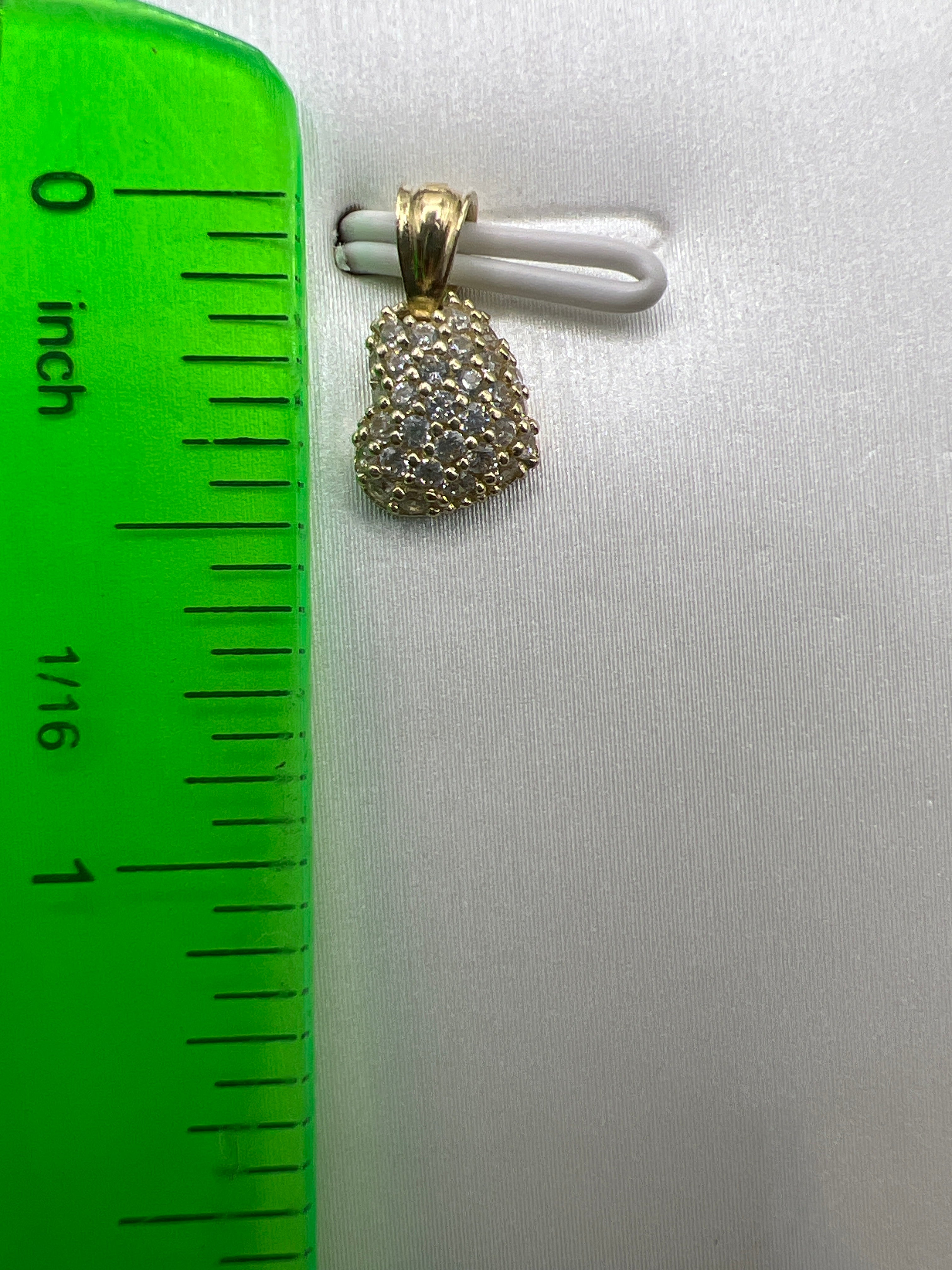 10k yellow gold heart pendant